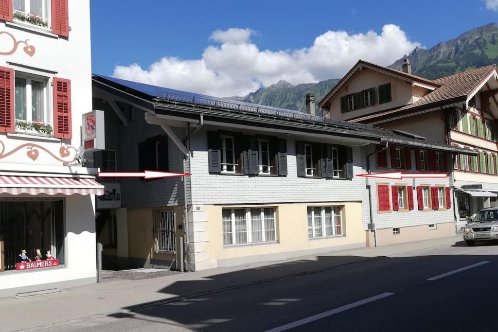 New.. Matten Central Family Suite, Sleeps 4 Matten bei Interlaken Exterior foto